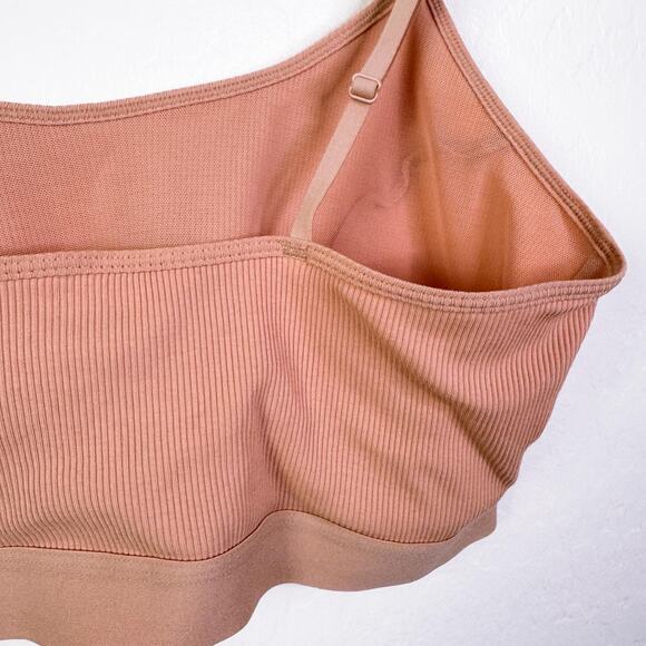 Gianni Bini Ribbed Scoop Neck Wireless Pullover Bralette Rose Cloud Size XL NWT - Picture 6 of 9